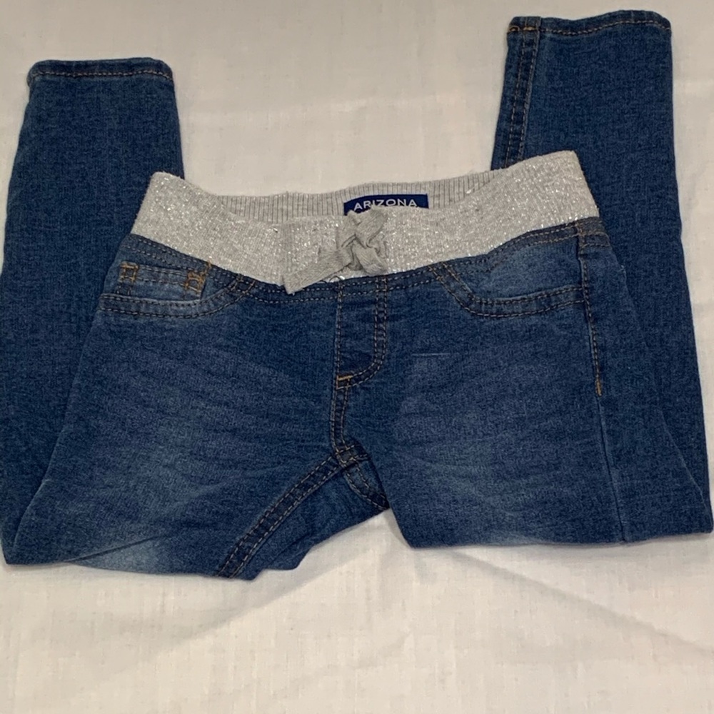 Little girl’s Arizona and Squeeze brand Jeggings